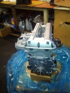 SILNIK SŁUPEK  NOWY ORYGINAŁ 9-3 9-5 2.0T B205