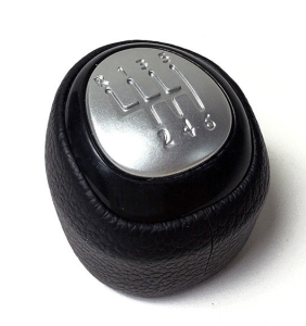 GAŁKA Z EMBLEMATEM 6 BIEGÓW SAAB 9-3 03-10R.