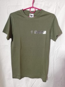 KOSZULKA T-SHIRT ZIELONY Z NADRUKIEM SAAB