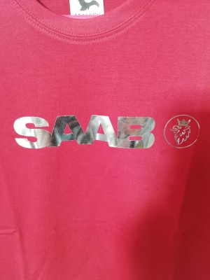 KOSZULKA T-SHIRT CZERWONY Z NADRUKIEM SAAB