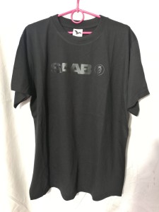 KOSZULKA T-SHIRT CZARNY Z NADRUKIEM SAAB