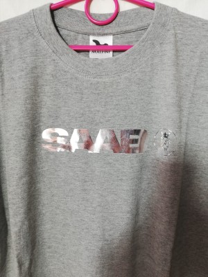 KOSZULKA T-SHIRT SZARY Z NADRUKIEM SAAB