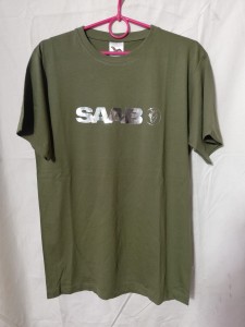 KOSZULKA T-SHIRT ZIELONY Z NADRUKIEM SAAB