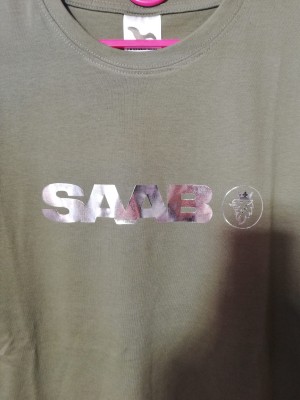 KOSZULKA T-SHIRT ZIELONY Z NADRUKIEM SAAB