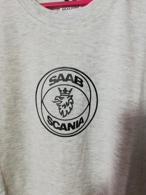 KOSZULKA T-SHIRT SZARY Z NADRUKIEM SAAB-SCANIA