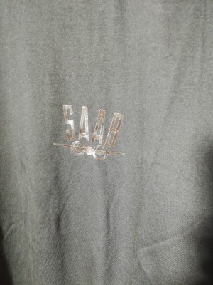 KOSZULKA T-SHIRT CZARNY Z NADRUKIEM SAAB