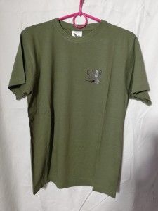 KOSZULKA T-SHIRT ZIELONY Z NADRUKIEM SAAB